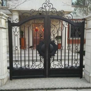 Customization Manufacturers Wrought Iron Driveway Gate Villa Swing Gates Special Design Metal Fence Gate System for Safety Steel China