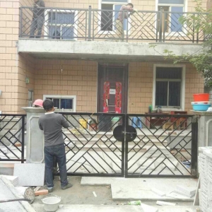 China Aluminum Wrought Iron Driveway Gates Villa Swing Gates Special Design Metal Fence Gate System Security Steel Gate